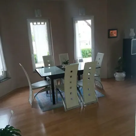 Apartment Obiteljska Kuca